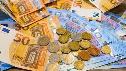 PRÊT ENTRE PARTICULIER transparent et rapide - Avez-vous besoin d'un prêt très très sérieux ? contactez mail : bnpeueu@gmail.com . Des prêts de 1000€ a 800 000 000€ . Bonjour a tous - -Bonjour a tous -